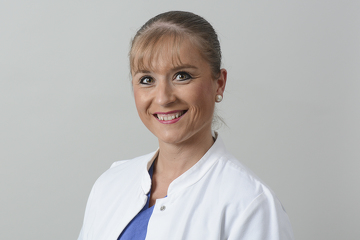 Dr. Juliane Alfes