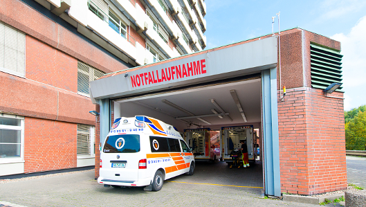 Klinik für Unfallchirurgie Notfallaufnahme Krankenwagen